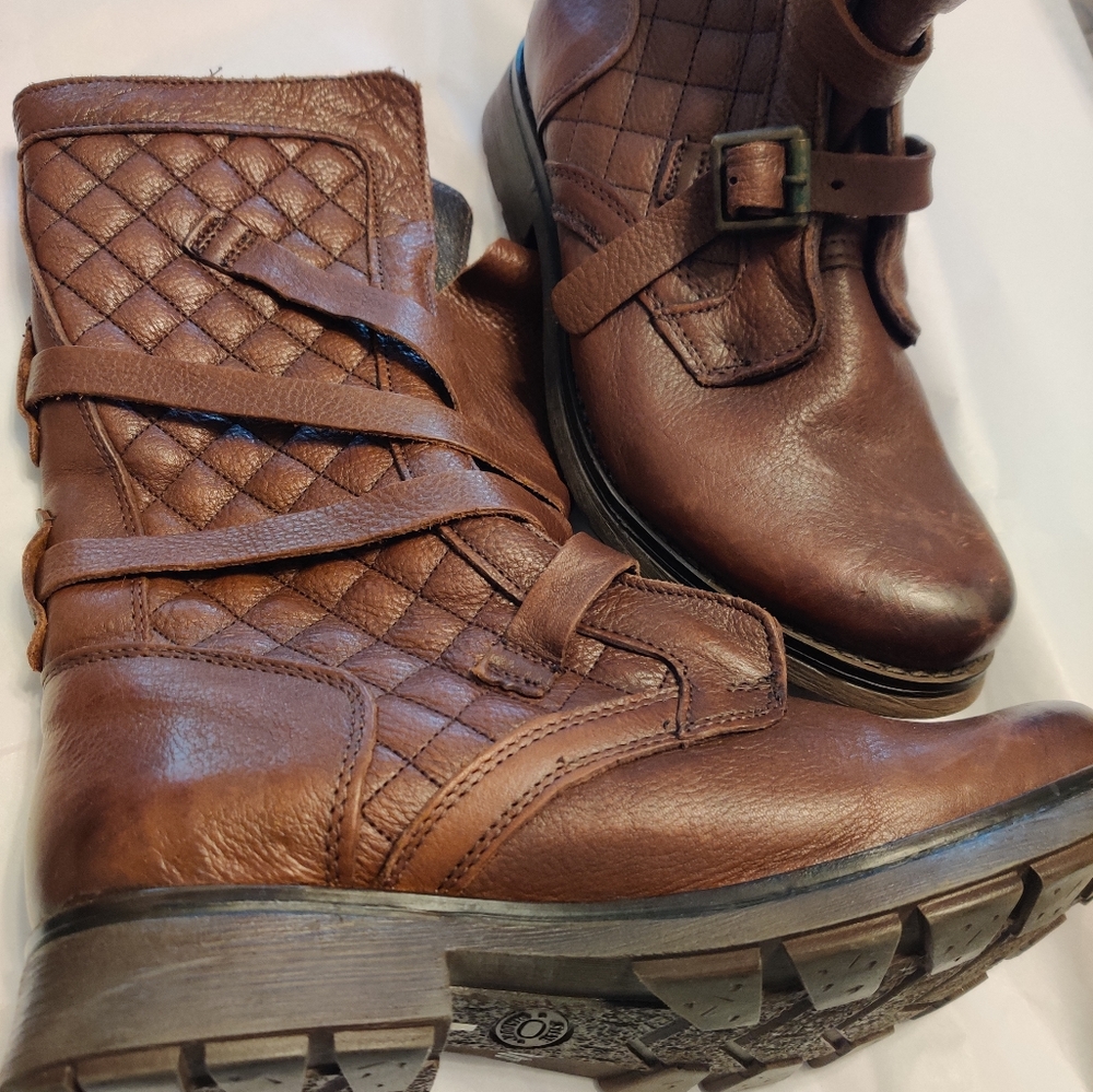 Steve Madden Brown Combat & Moto Boots - Picture 3 of 7